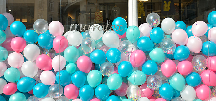 Vitrine Maralex remplie de ballons
